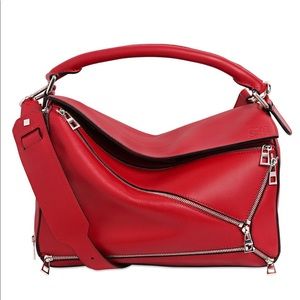 Loewe medium puzzle bag in red with zipper